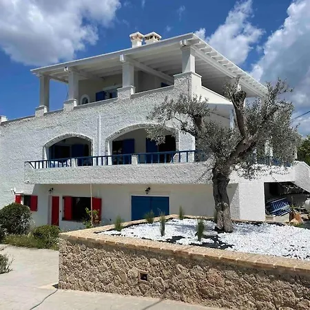 Octopusgarden Porto Cheli Rozaíika