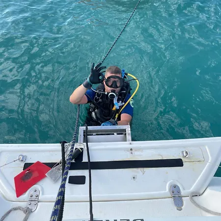 Octopusgarden Porto Cheli 아파트 Rozaíika