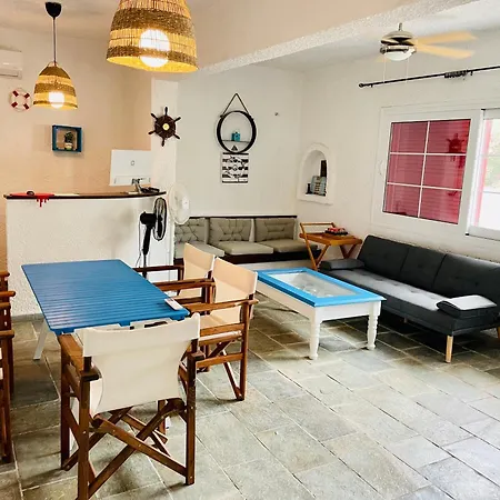 Апартаменты Octopusgarden Porto Cheli